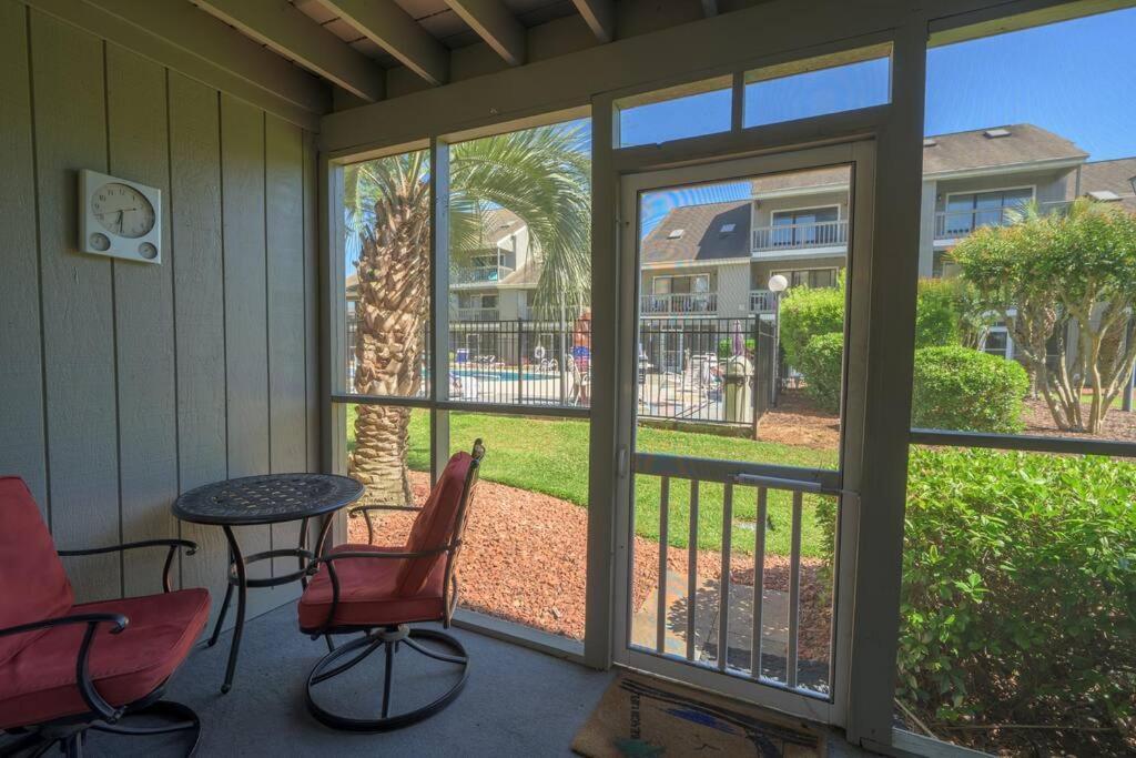 Apartment Poolside In Surfside Myrtle Beach